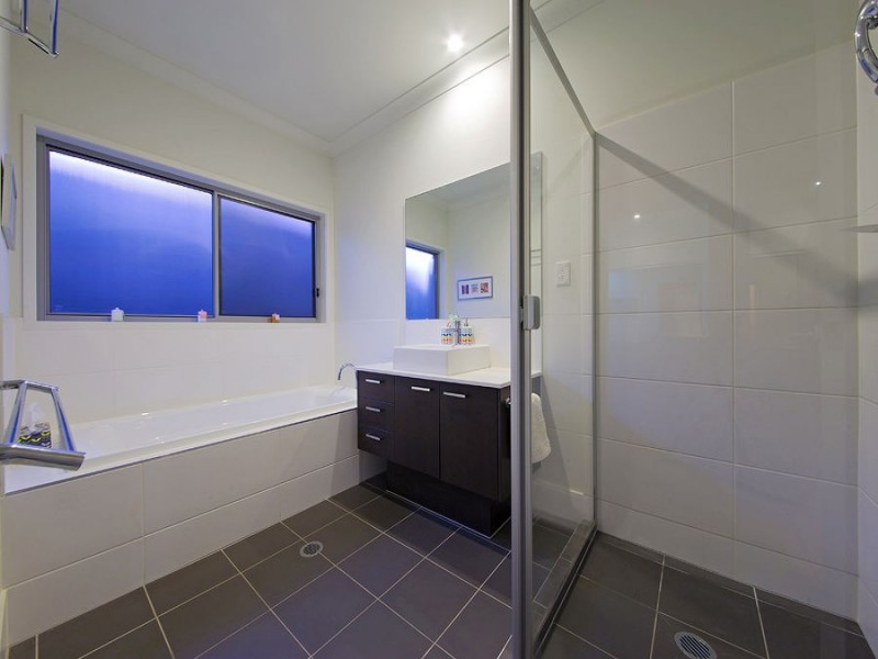 6 Thomson Place, Wakerley QLD 4154