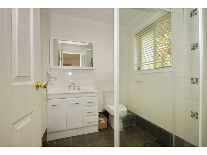 37 Teraglin Street, Manly West QLD 4179