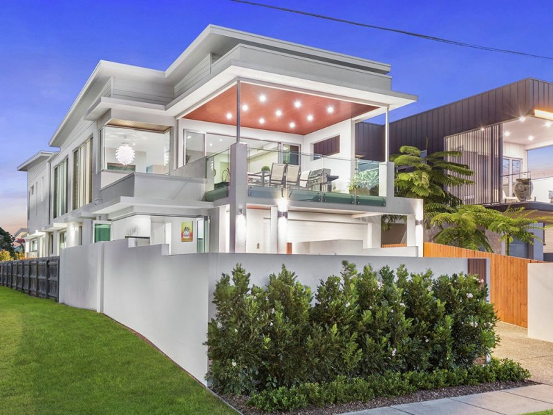 16 Adam Street, Wynnum QLD 4178
