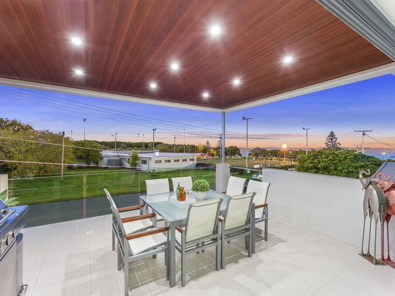 16 Adam Street, Wynnum QLD 4178