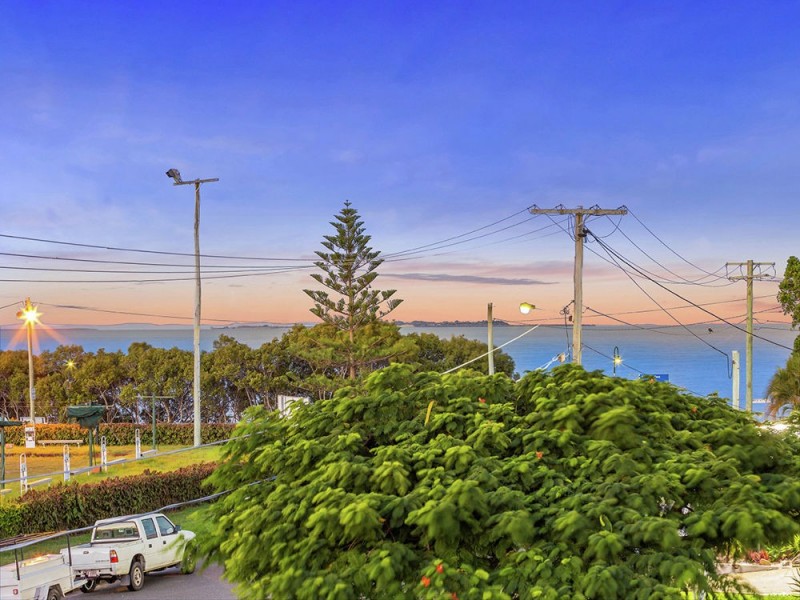16 Adam Street, Wynnum QLD 4178