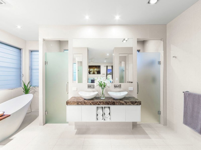 16 Adam Street, Wynnum QLD 4178