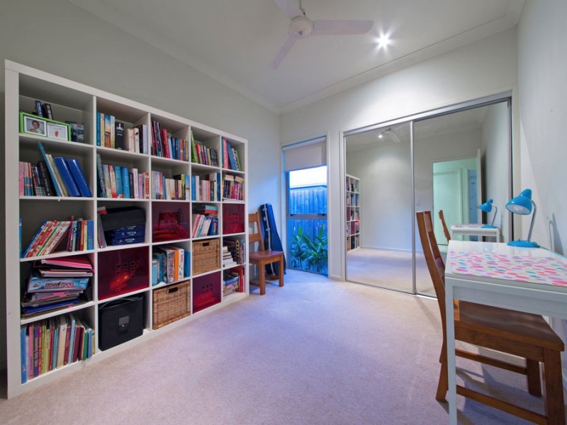 8 Watervale Pde, Wakerley QLD 4154