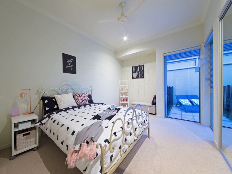 8 Watervale Pde, Wakerley QLD 4154
