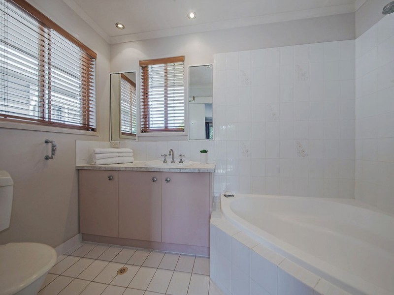 12 Ringara Street, Manly West QLD 4179