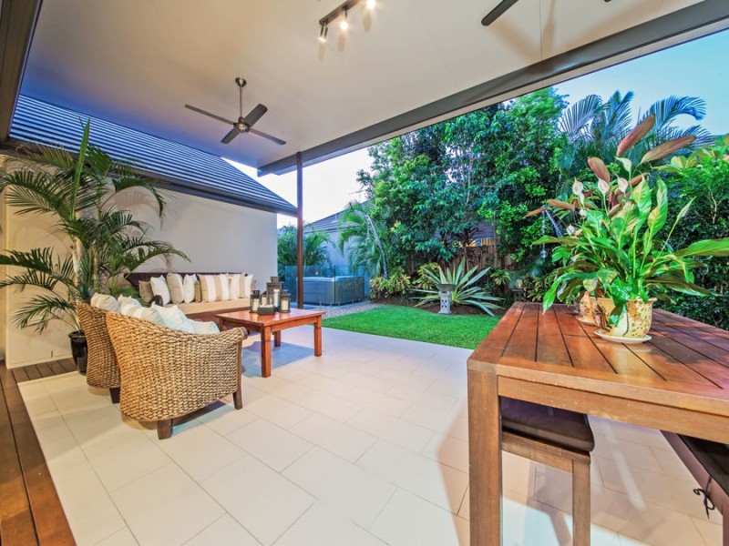 11 Esk Cres, Wakerley QLD 4154