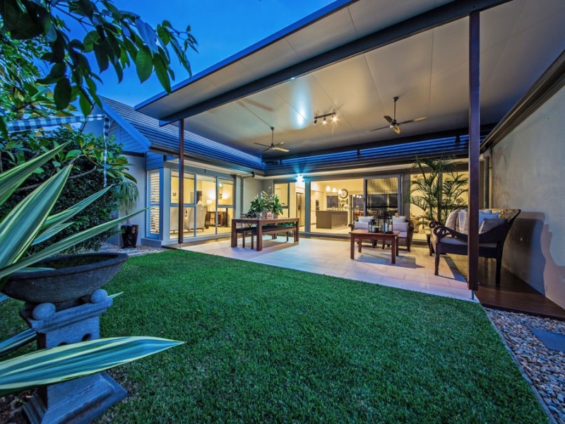 11 Esk Cres, Wakerley QLD 4154