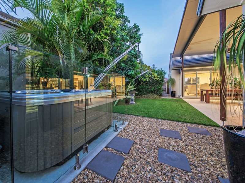 11 Esk Cres, Wakerley QLD 4154