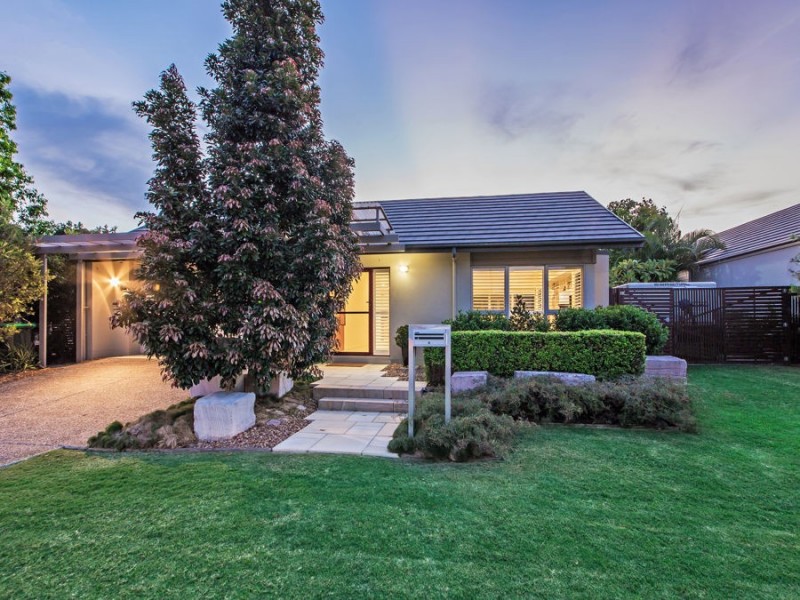 11 Esk Cres, Wakerley QLD 4154