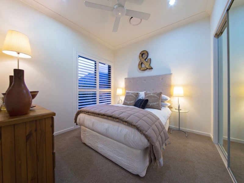 11 Esk Cres, Wakerley QLD 4154