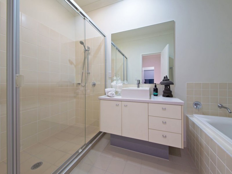 11 Esk Cres, Wakerley QLD 4154
