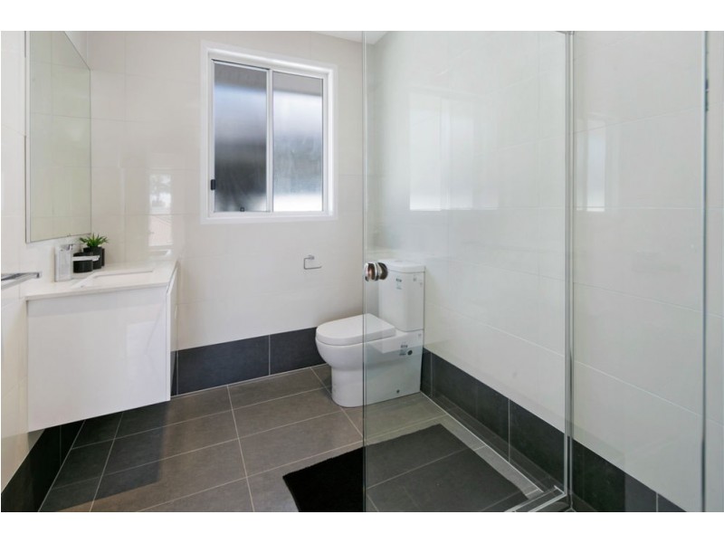 6 Kitchener St, Wynnum QLD 4178