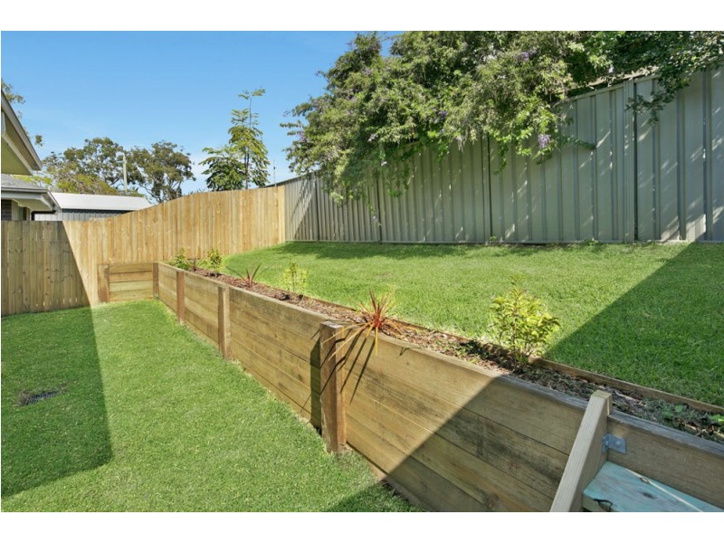 6 Kitchener St, Wynnum QLD 4178