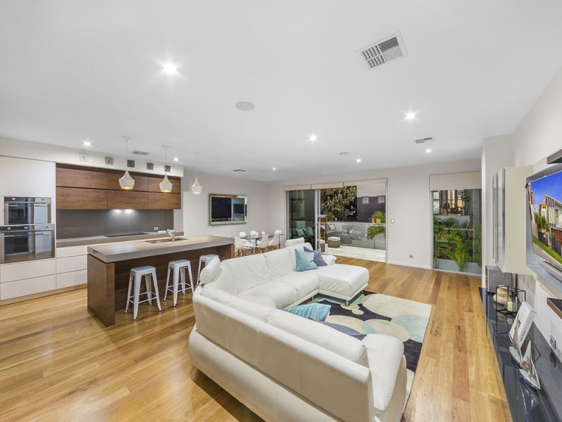 53 Adam Street, Wynnum QLD 4178