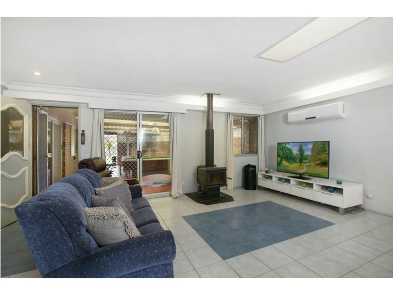 6 Jobs Pl, Manly West QLD 4179
