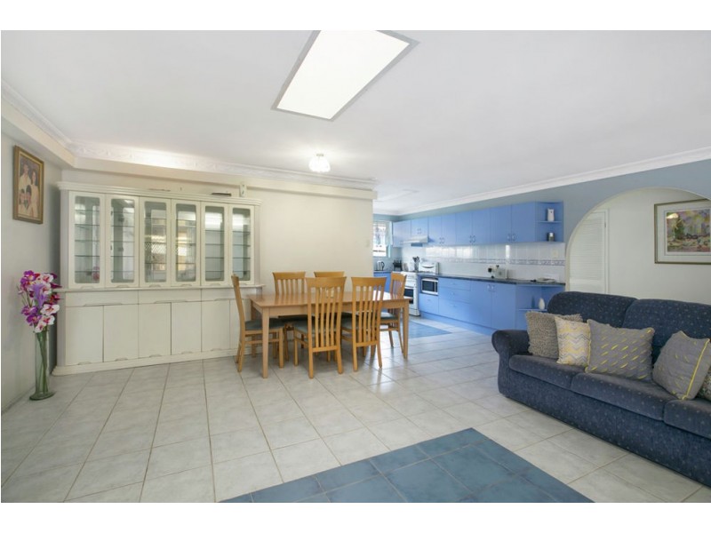 6 Jobs Pl, Manly West QLD 4179
