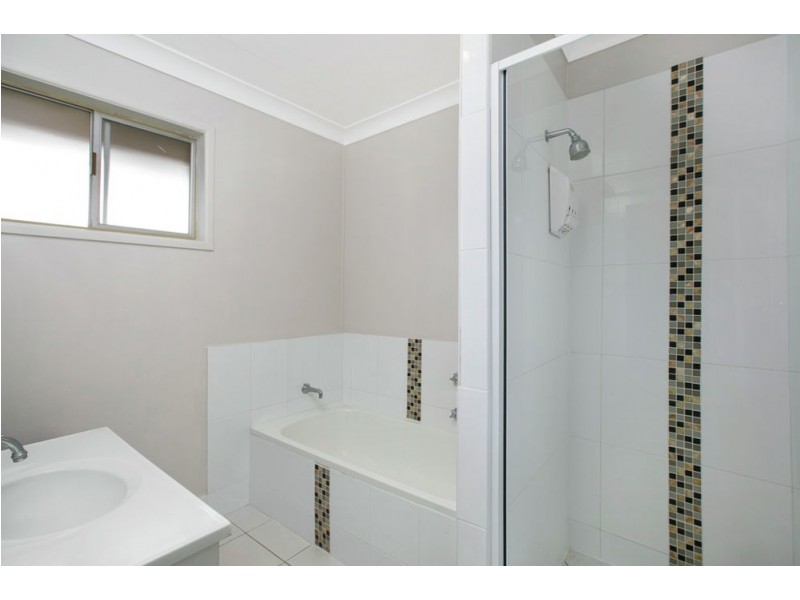 6 Jobs Pl, Manly West QLD 4179