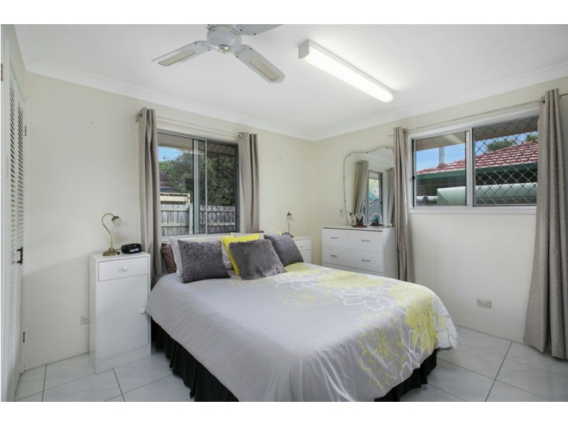 6 Jobs Pl, Manly West QLD 4179