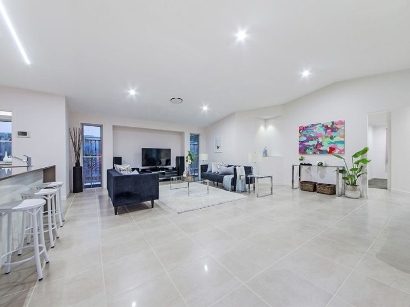 21 Gardenia Place, Wakerley QLD 4154