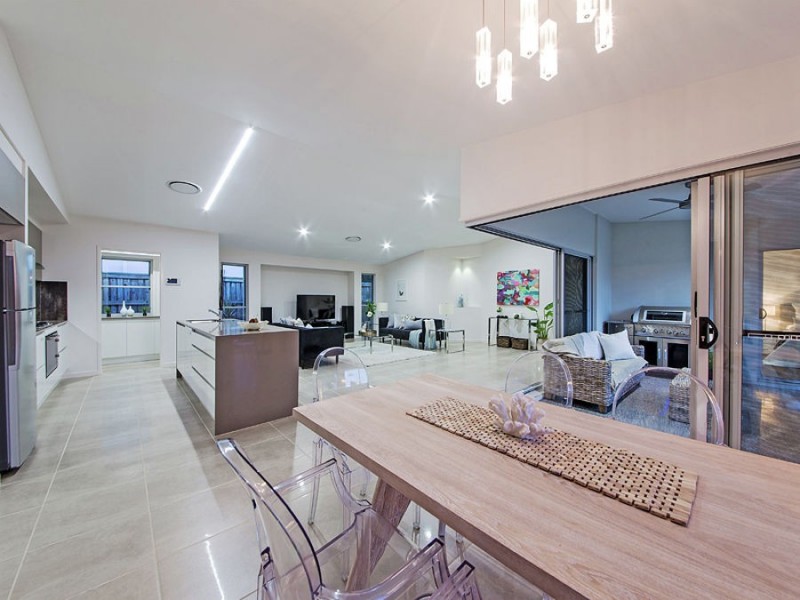 21 Gardenia Place, Wakerley QLD 4154