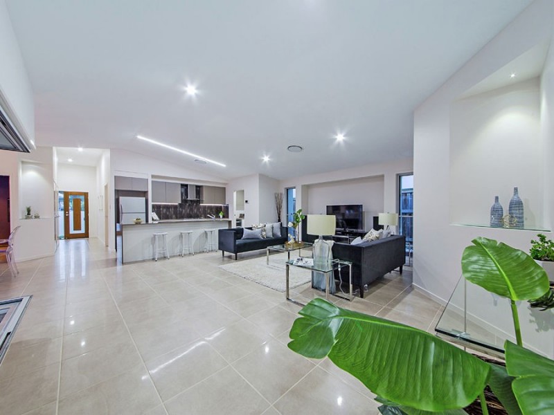 21 Gardenia Place, Wakerley QLD 4154