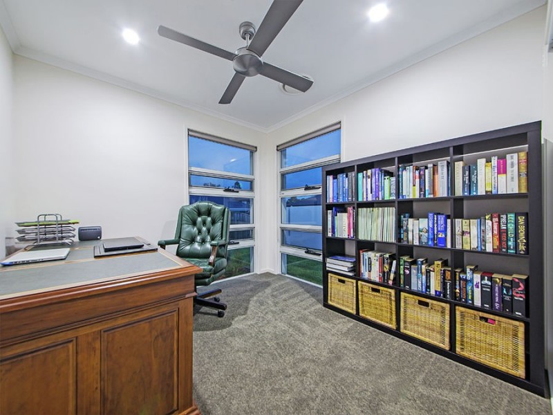 21 Gardenia Place, Wakerley QLD 4154