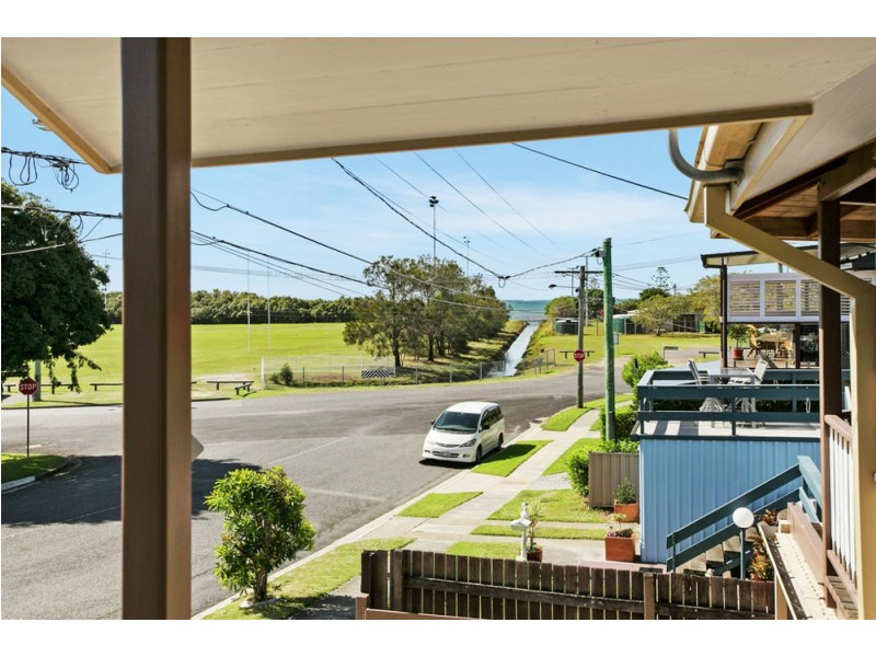 36 Southwick St, Wynnum QLD 4178