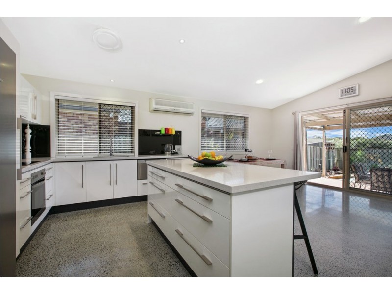 52 Matthews Way, Wakerley QLD 4154