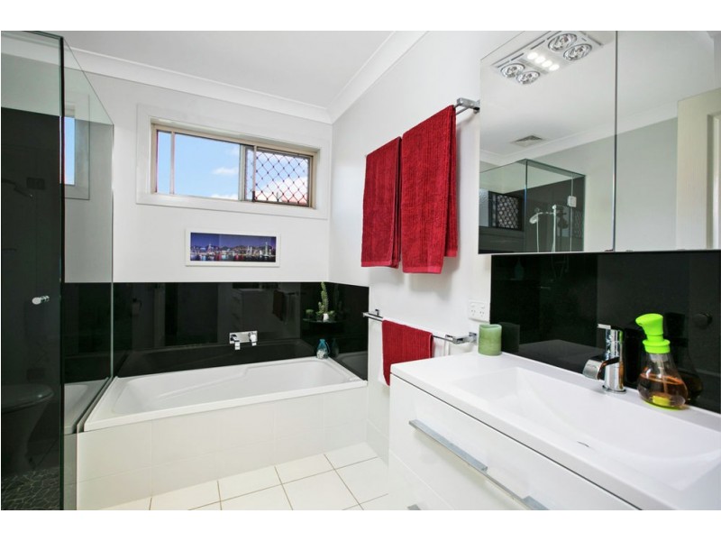 52 Matthews Way, Wakerley QLD 4154