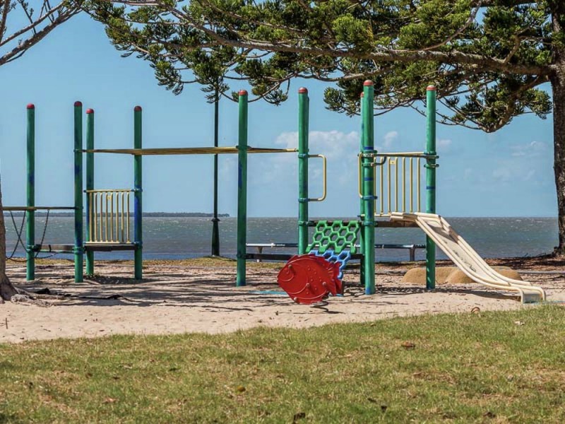 38-42 Emsworth St, Wynnum QLD 4178