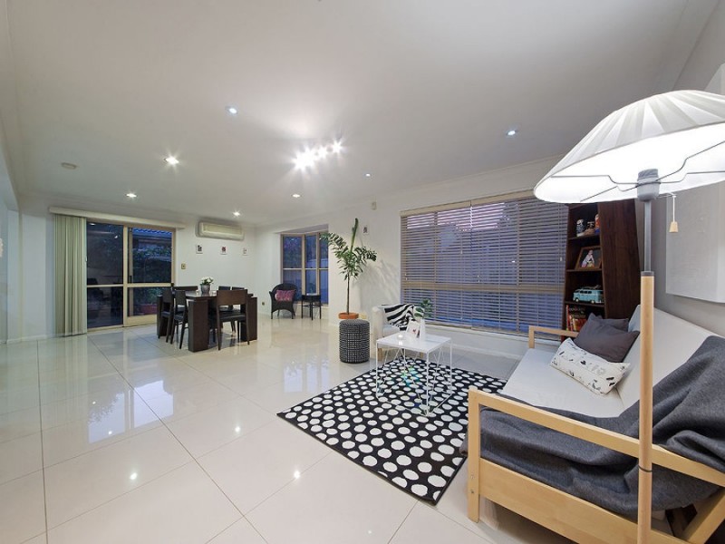 19 Balgowlah St, Wakerley QLD 4154