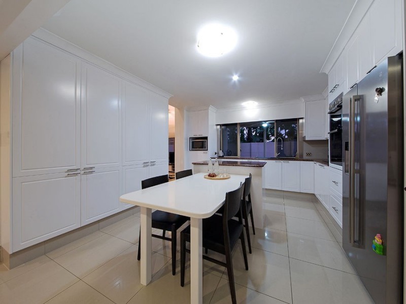 19 Balgowlah St, Wakerley QLD 4154