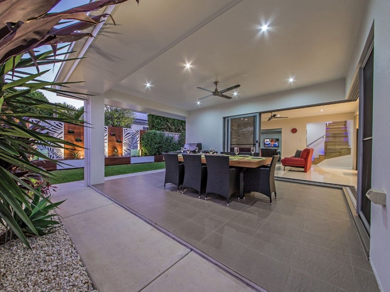 15 Foxwood Cct, Wakerley QLD 4154