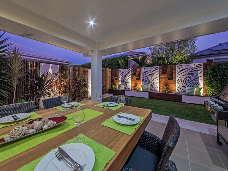 15 Foxwood Cct, Wakerley QLD 4154