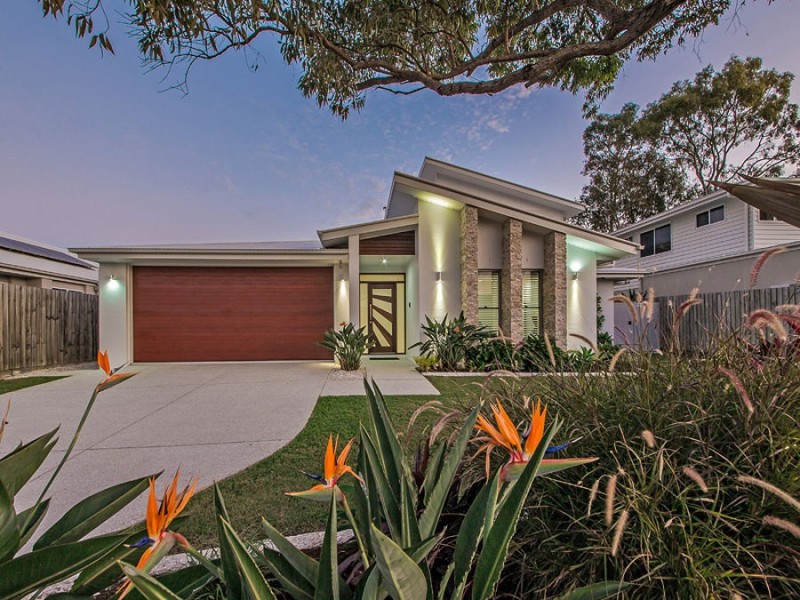 15 Foxwood Cct, Wakerley QLD 4154