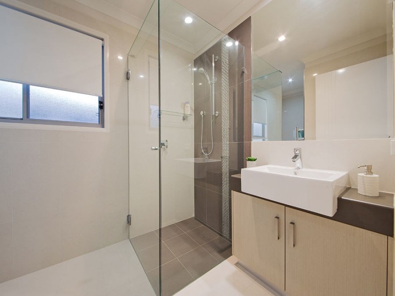 15 Foxwood Cct, Wakerley QLD 4154