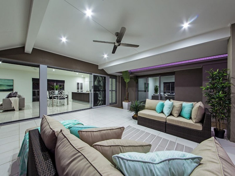 28 Esk Cres, Wakerley QLD 4154