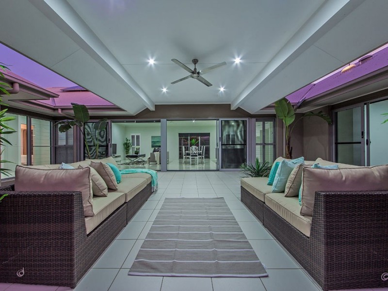 28 Esk Cres, Wakerley QLD 4154