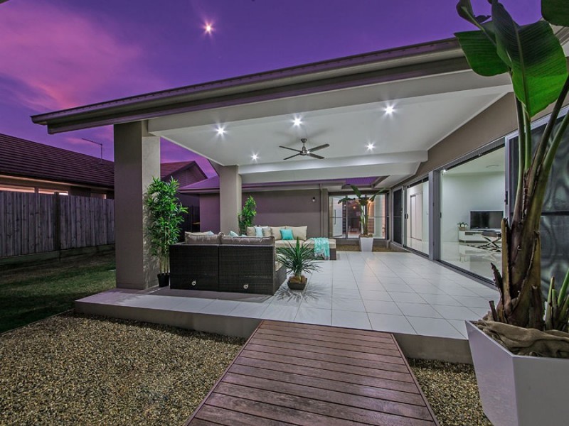 28 Esk Cres, Wakerley QLD 4154