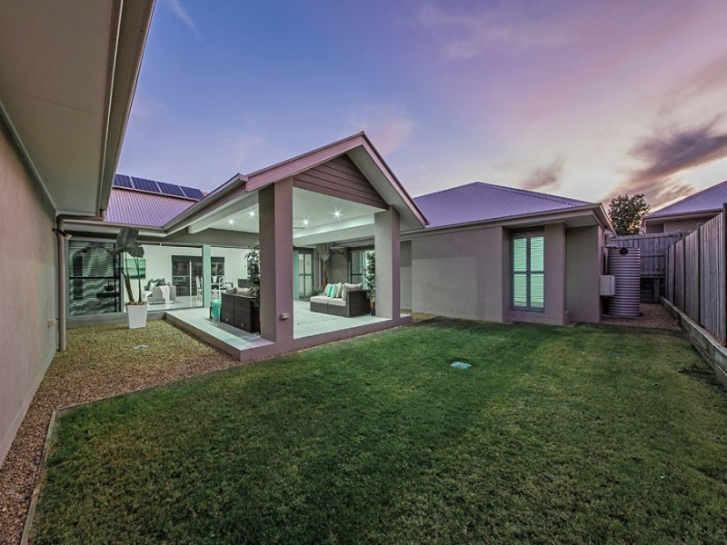 28 Esk Cres, Wakerley QLD 4154