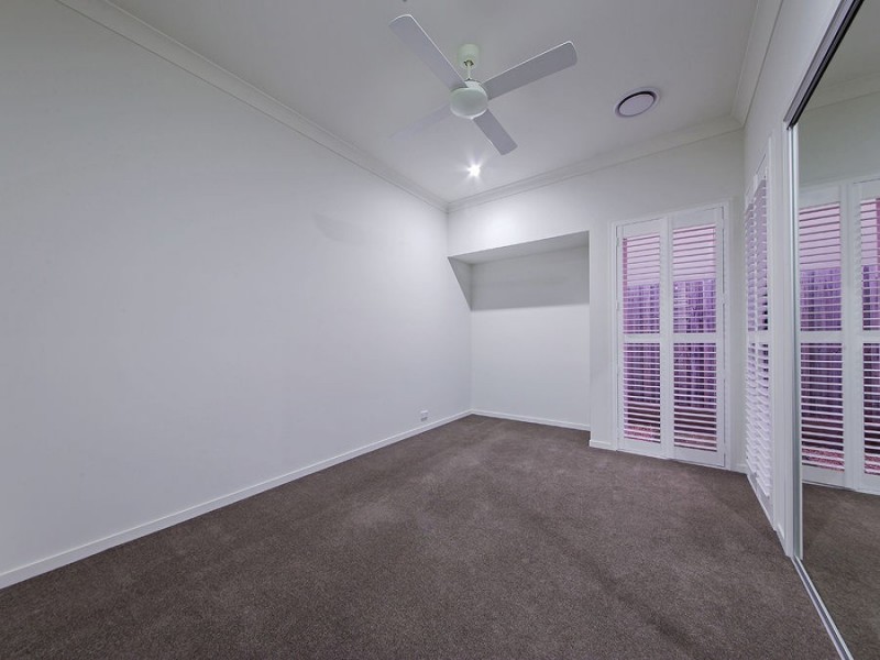 28 Esk Cres, Wakerley QLD 4154