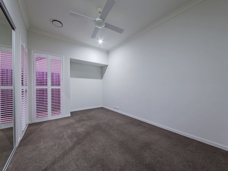 28 Esk Cres, Wakerley QLD 4154