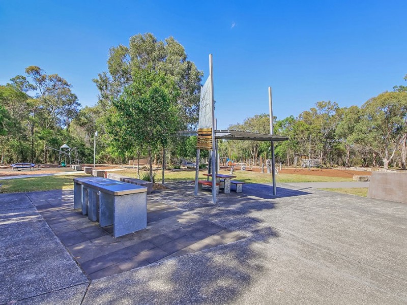 28 Esk Cres, Wakerley QLD 4154