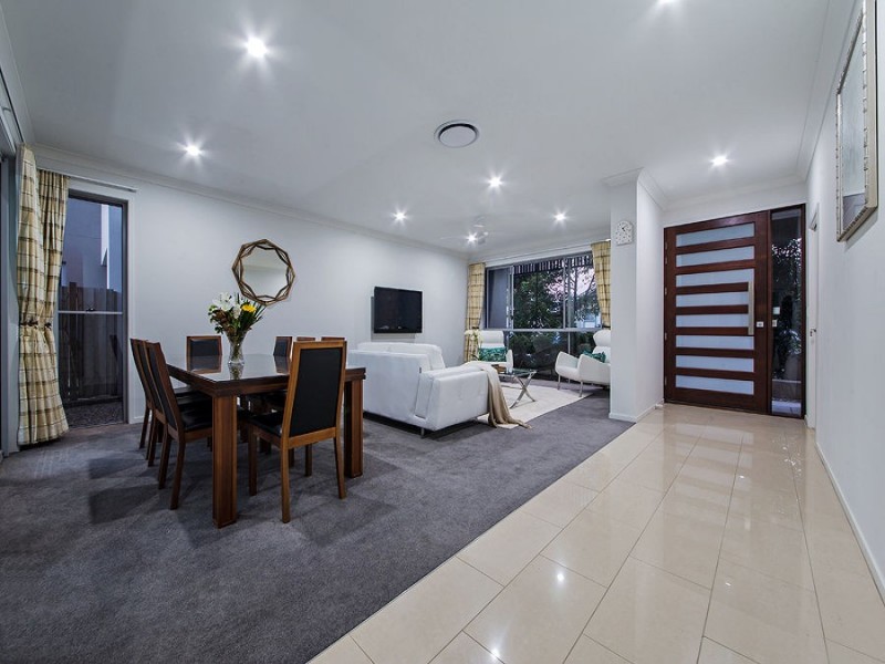 5 Esk Cres, Wakerley QLD 4154
