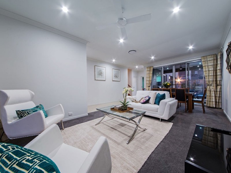 5 Esk Cres, Wakerley QLD 4154