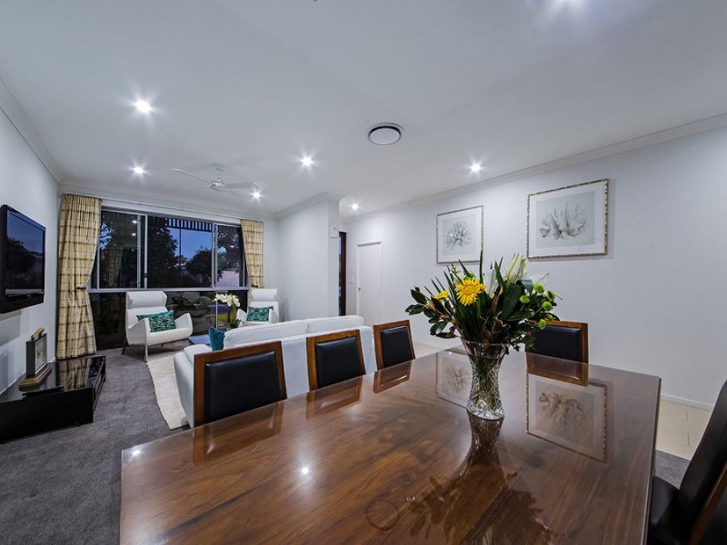 5 Esk Cres, Wakerley QLD 4154