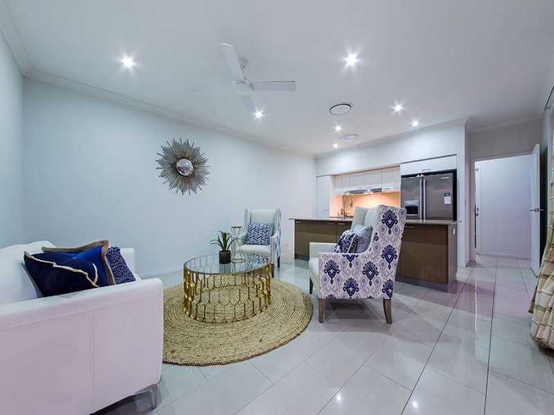 5 Esk Cres, Wakerley QLD 4154
