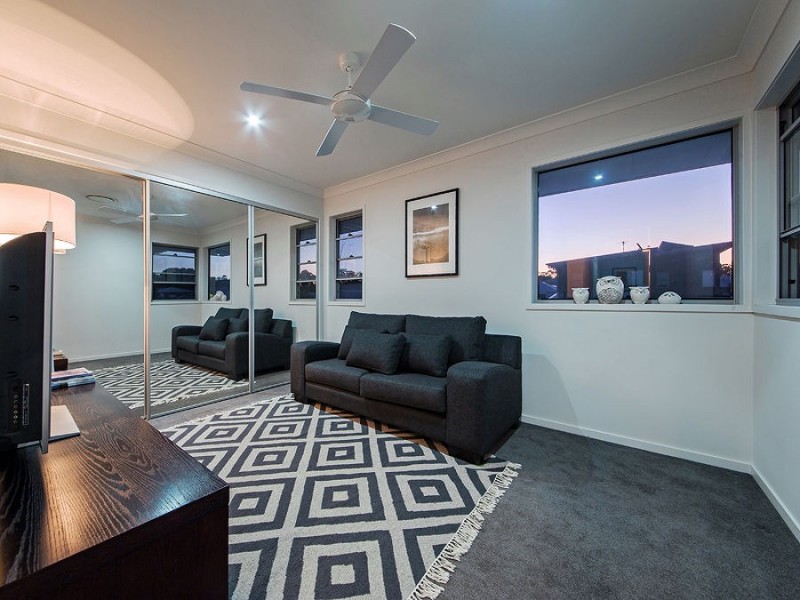 5 Esk Cres, Wakerley QLD 4154