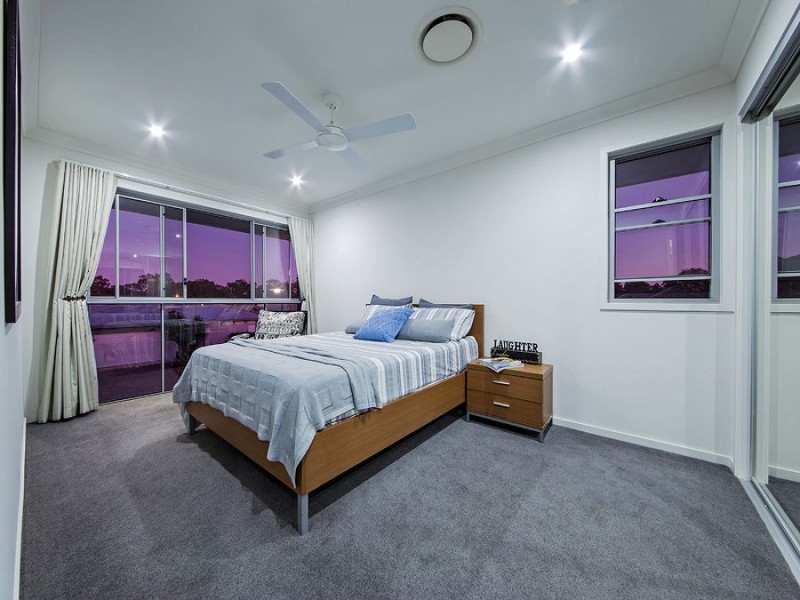 5 Esk Cres, Wakerley QLD 4154