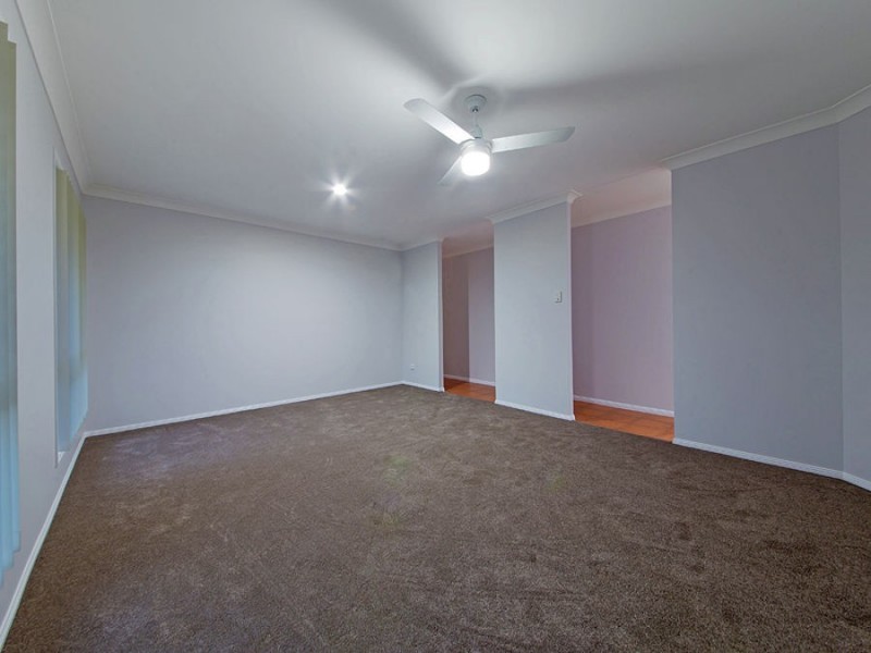 43 Olsen Cres, Wakerley QLD 4154